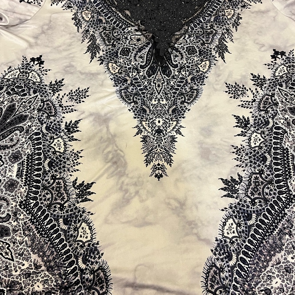 Unity World Wear Blouse - Picture 2 of 9